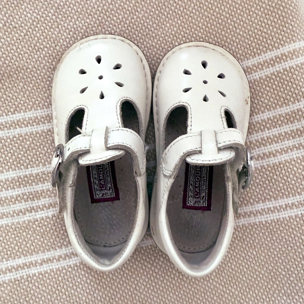 L'Amour Toddler Size 5 Girl's Shoes